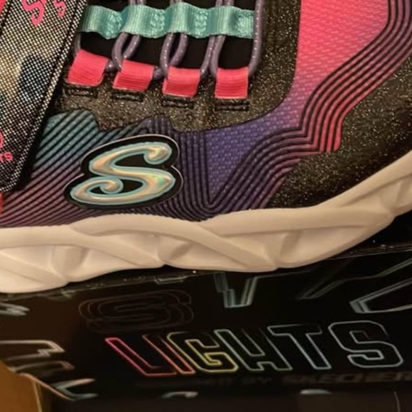 BRAND NEW girl youth skechers light up twisty brights shoes size 13 (lights up) - Picture 5 of 7